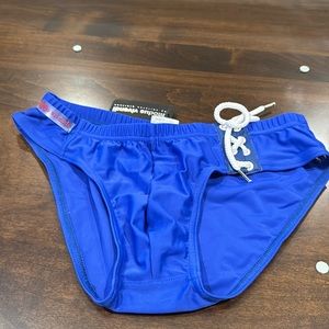 New Modus Vivendi Cord Brief Medium